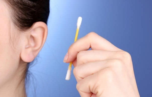 Опасны ли ватные палочки для ушей?